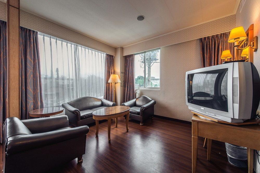 Da Shih Hotel Kota Hualien Bagian luar foto